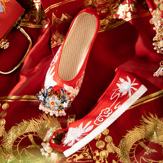 Chinese Ming-Style Red Wedding Flats for Women – Comfortable Hanfu Embroidered Shoes for Bride