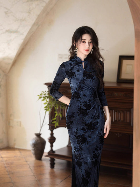 2025 Autumn Velvet Qipao · Navy Blue Floral Elegance