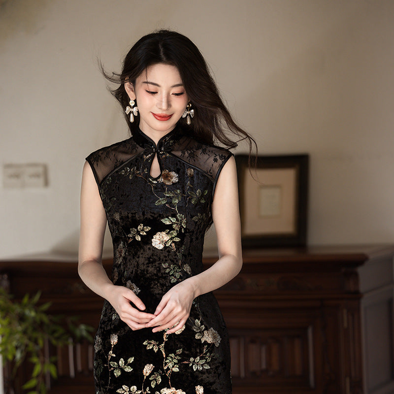 2025 Autumn Qipao · Diamond Velvet Camellia Elegance