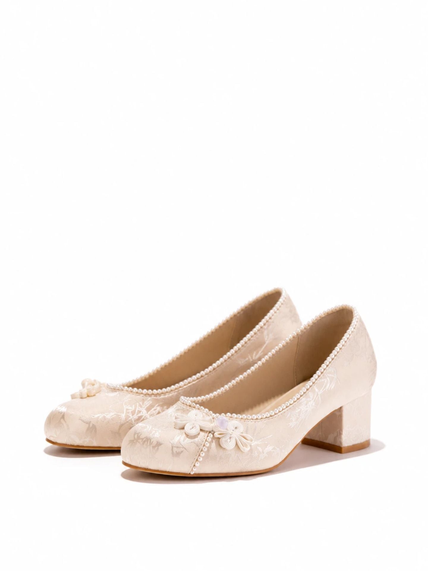 Vintage Jacquard Satin High Heels—White vintage-style brocade beaded wedding shoes, elegant mid-heel shoes suitable for the workplace and formal occasions