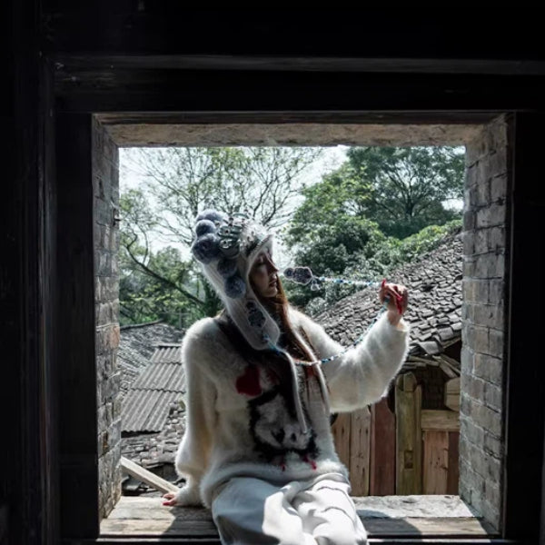 Original handcrafted White Snake woolen cap, a knitted cap with traditional Chinese mythological elements, is lively, ethereal and warm