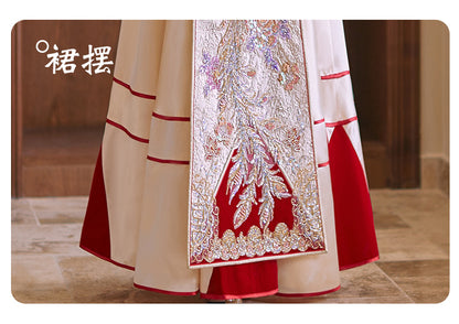 Champagne Gold Elegance 2025 · Petite Xiuhe Wedding Dress | Slim-Fit Dragon-Phoenix Chinese Bridal Gown