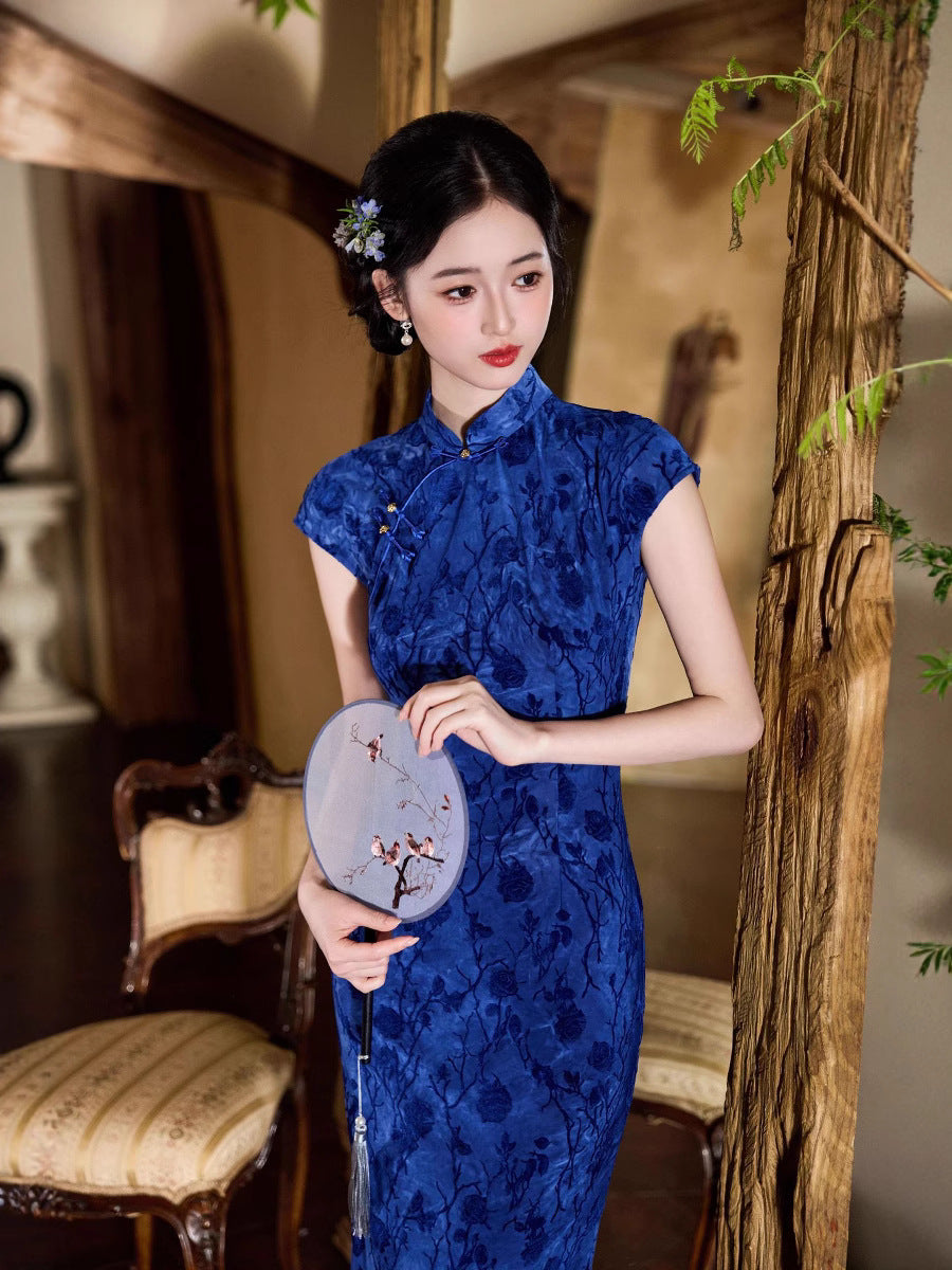 Navy Velvet Rose · Republic Era Qipao with Flocked Embroidery