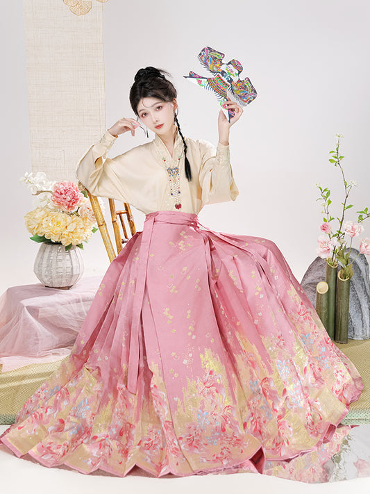 Ming Dynasty Gold-Woven Ma Mian Skirt · 2025 Autumn-Winter Collection