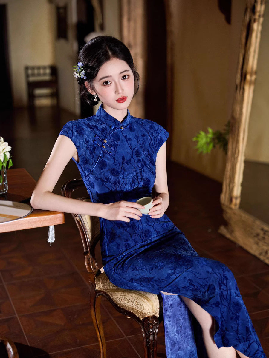Navy Velvet Rose · Republic Era Qipao with Flocked Embroidery