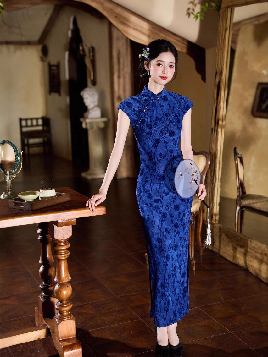 Navy Velvet Rose · Republic Era Qipao with Flocked Embroidery