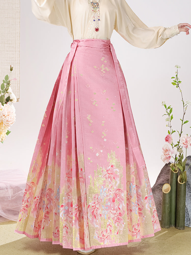 Ming Dynasty Gold-Woven Ma Mian Skirt · 2025 Autumn-Winter Collection