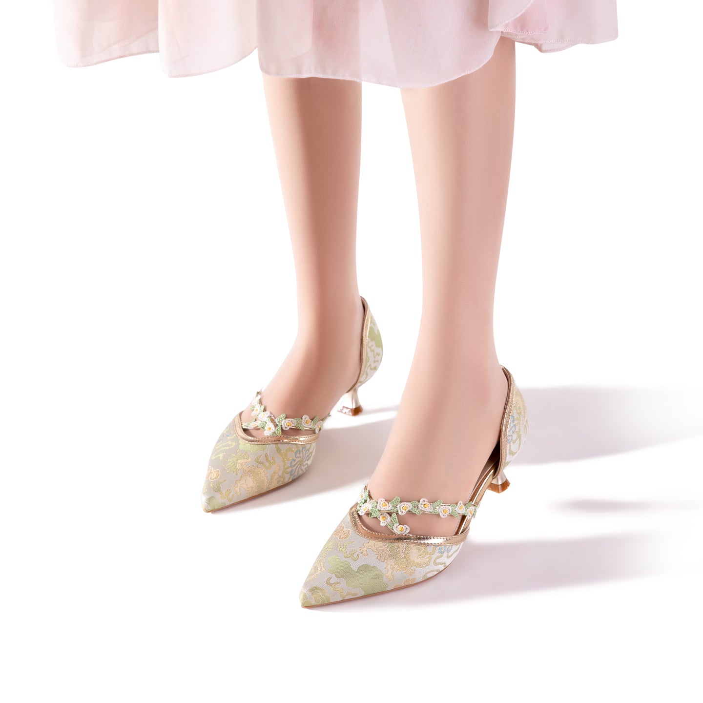 Versatile New Chinese Jacquard Floral Trim Kitten Heels | Pointed Toe Everyday Pumps