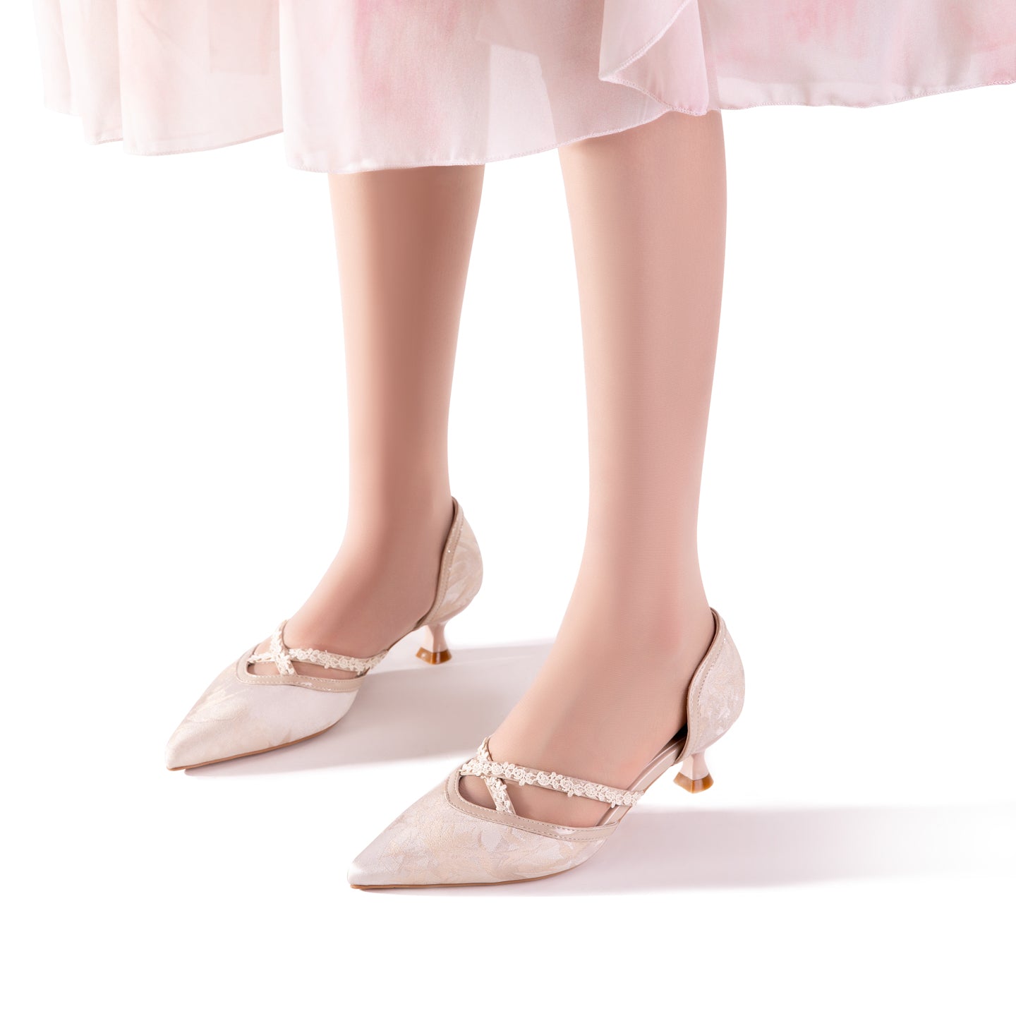 Versatile New Chinese Jacquard Floral Trim Kitten Heels | Pointed Toe Everyday Pumps