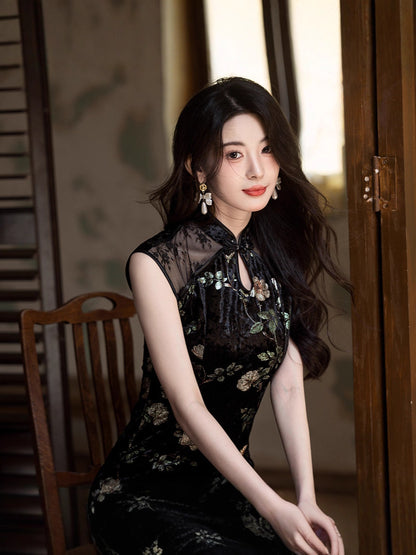 2025 Autumn Qipao · Diamond Velvet Camellia Elegance