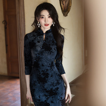 2025 Autumn Velvet Qipao · Navy Blue Floral Elegance