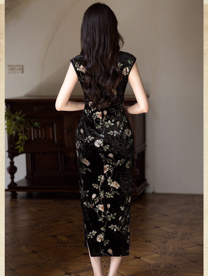 2025 Autumn Qipao · Diamond Velvet Camellia Elegance