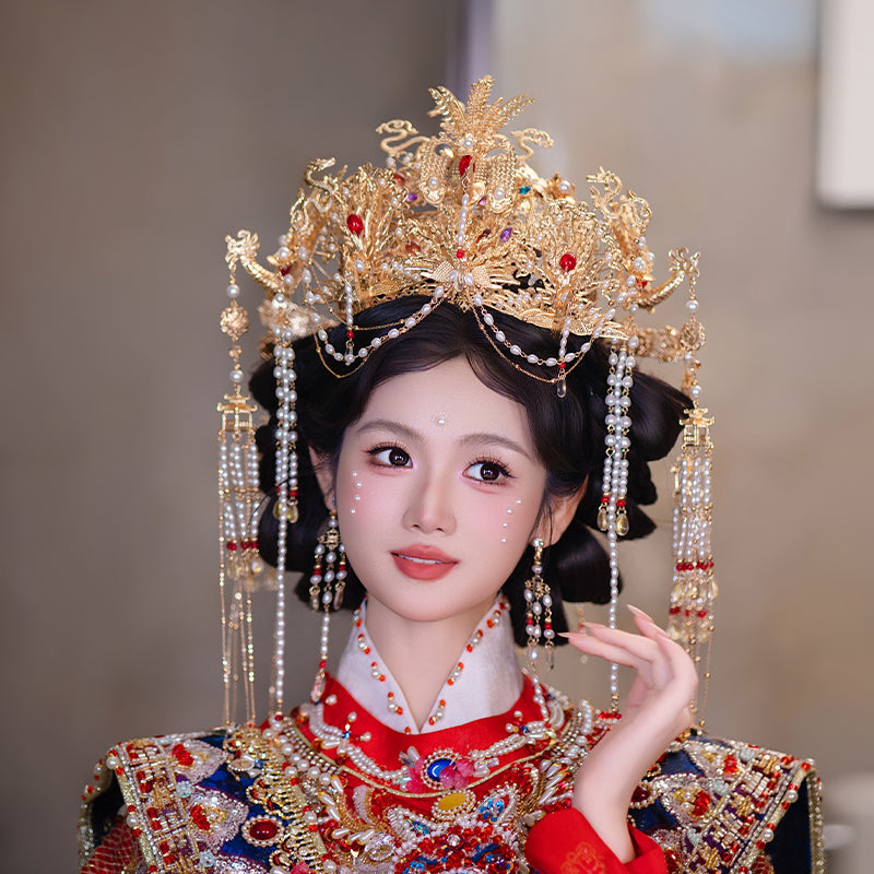 Chinese Bridal Golden Phoenix Crown – Classical Hanfu Wedding Hairpiece with Pearls and Tassels