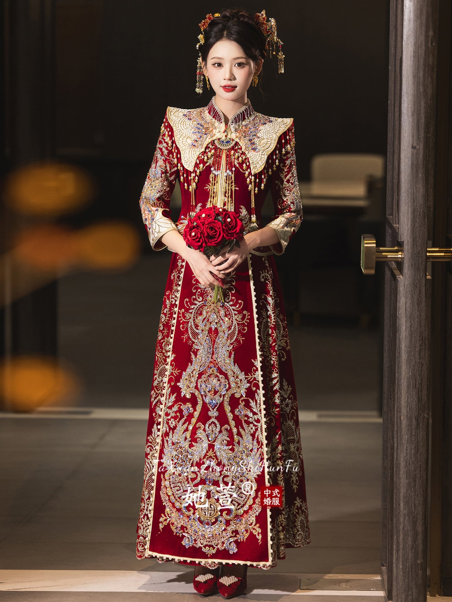 Opulent Silk-Velvet · 2025 Xiuhe Bridal Dress | Grand Sweep Hem & Meticulous Embroidery for Winter Nuptials